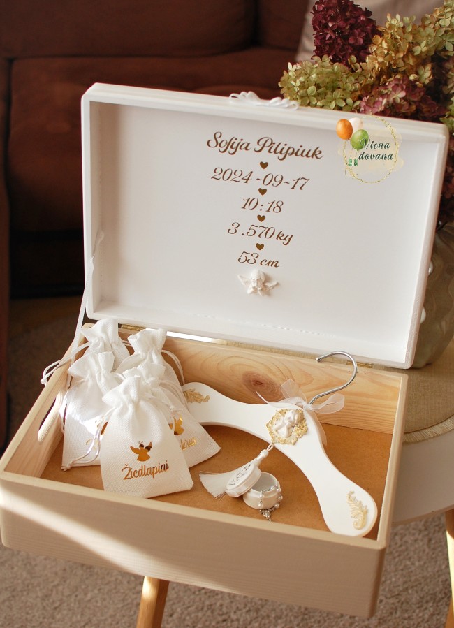 Medinė daiktadėžė "Angelas sargas"